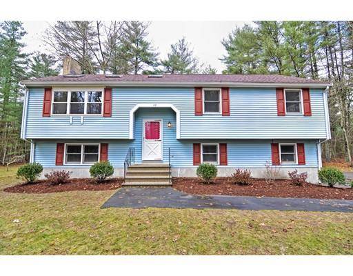 49 Box Pond Dr, Bellingham, MA 02019