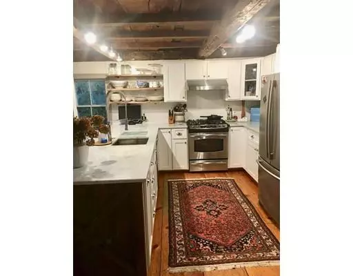 Wayland, MA 01778,10 Brooks Rd