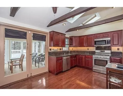 Chelmsford, MA 01824,11 Elm St