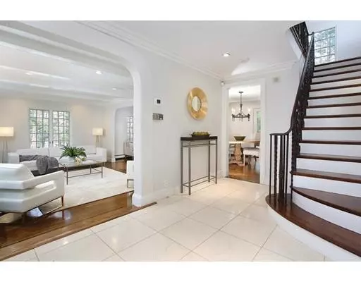 Brookline, MA 02467,16 South St