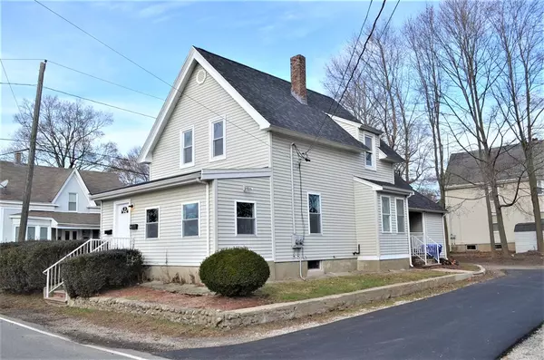 19 Dana St, Taunton, MA 02780