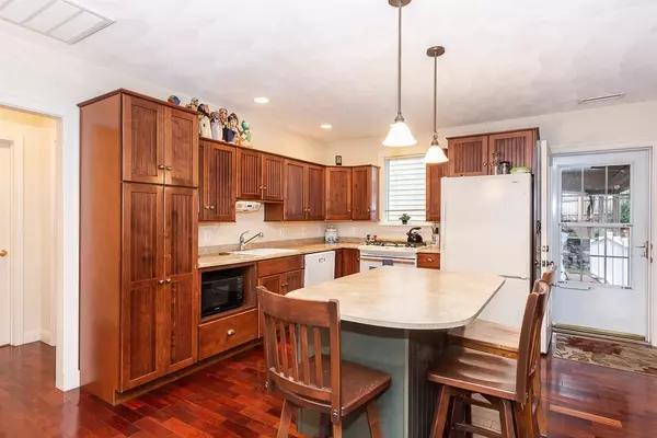 Peabody, MA 01960,158 Lowell Street #4