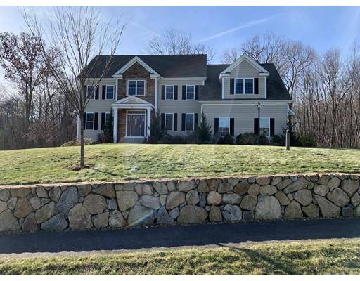 18 Hunters Ridge Way, Hopkinton, MA 01748