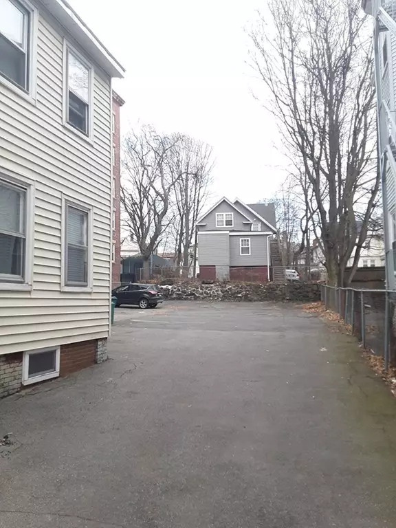 Lynn, MA 01902,22 Newhall