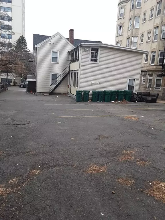 Lynn, MA 01902,22 Newhall