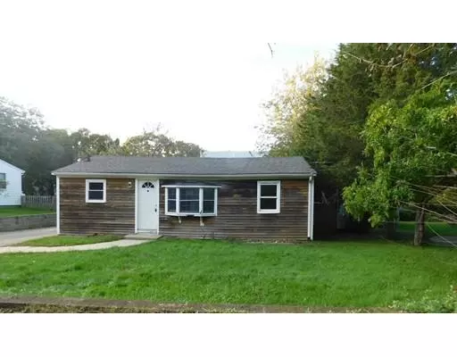 42 Manomet Beach Blvd, Plymouth, MA 02360