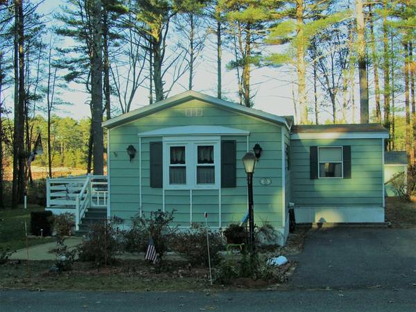 35 Pipers Way, Carver, MA 02330