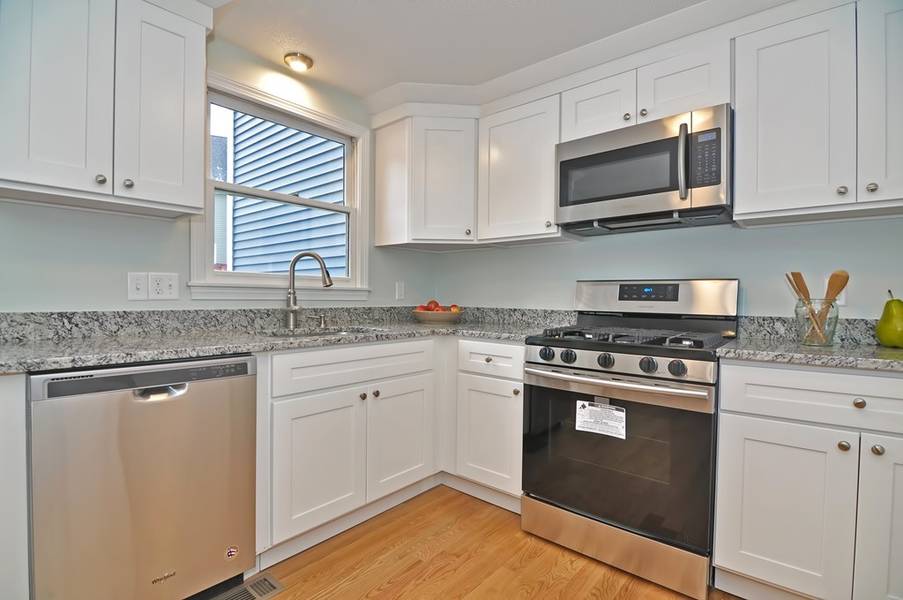 64 Merrimack Meadows Ln #64, Tewksbury, MA 01876