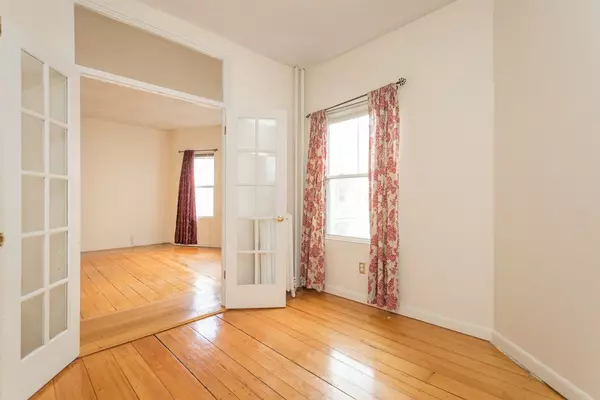 Brookline, MA 02445,13 Linden Street #3