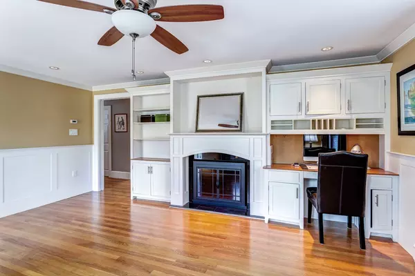 Sharon, MA 02067,8 Meadow Rd.