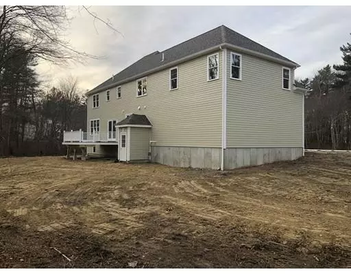 Pembroke, MA 02359,8 Brisan Way