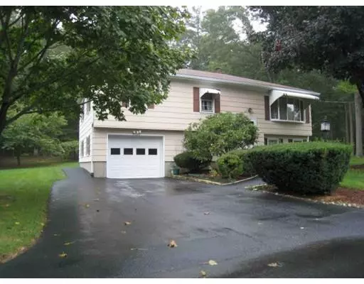 18 Evergreen Drive, Taunton, MA 02780