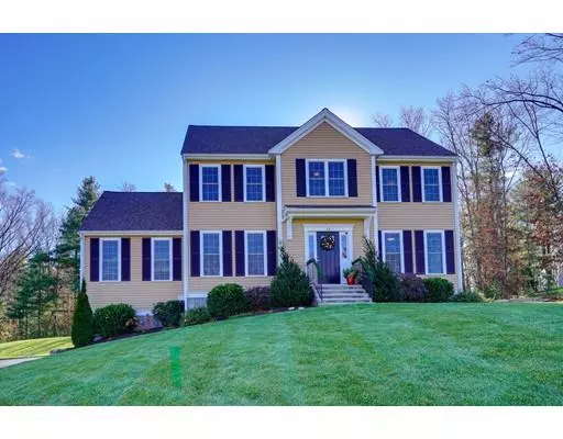 29 Clark Rd, Uxbridge, MA 01569