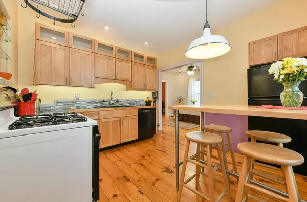 Cambridge, MA 02140,46 Eustis St #5