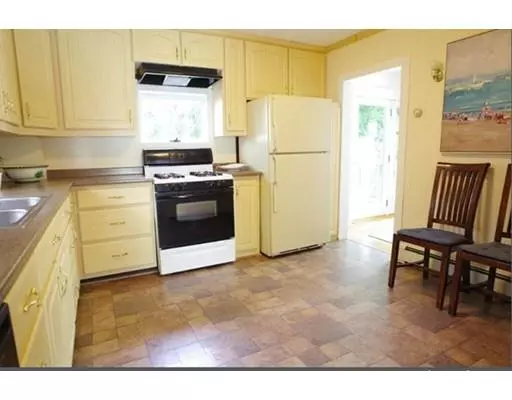 Wellesley, MA 02482,279 Weston Rd