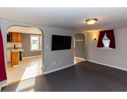 Raynham, MA 02767,112 Carver St