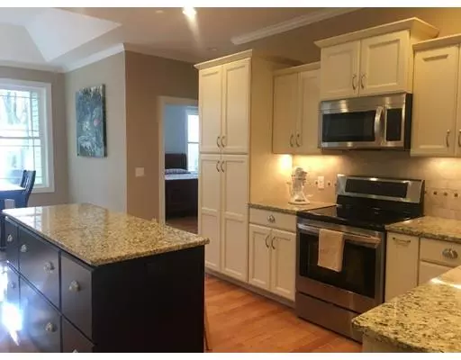 Belchertown, MA 01007,5 Dogwood Dr