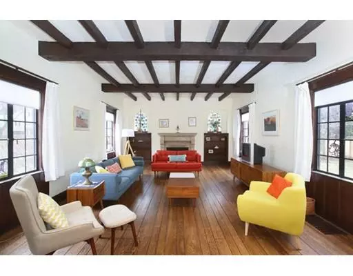 Brookline, MA 02445,11 Willow Crescent