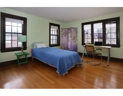 Brookline, MA 02445,11 Willow Crescent