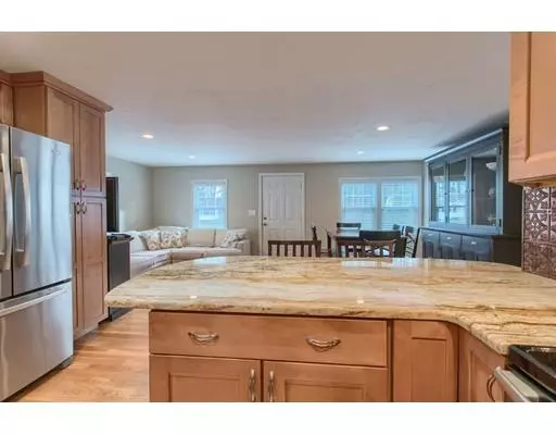 Upton, MA 01568,53 Plain St