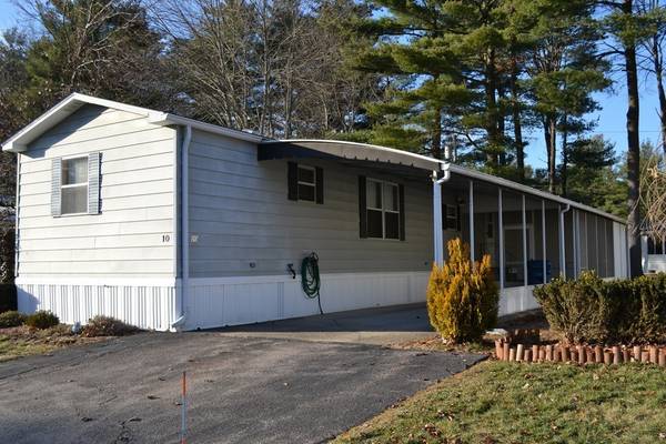 10 Woodchip Sq. #10, North Attleboro, MA 02760