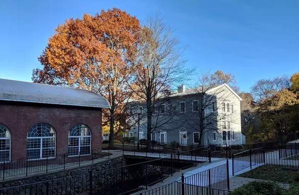 Dedham, MA 02026,7 South Stone Mill #524