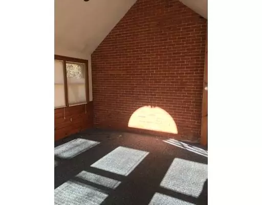 Spencer, MA 01562,44 Clark St