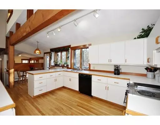 Boxborough, MA 01719,1147 Liberty Square Rd