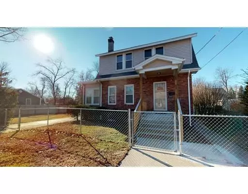 112 Leavitt St, Springfield, MA 01109