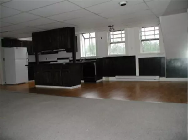 Danvers, MA 01923,467 Maple St