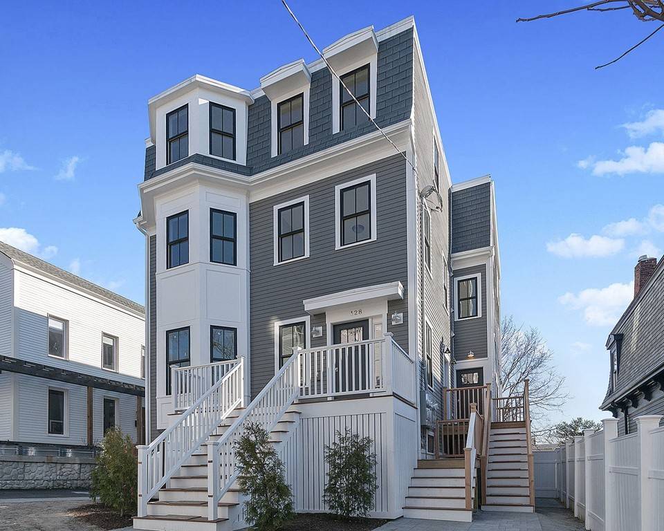 130 Thornton St #3, Boston, MA 02119