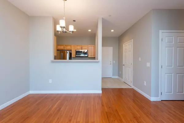 Peabody, MA 01960,8 Walnut St #309