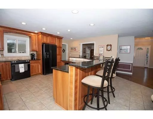 Shrewsbury, MA 01545,12 Colonial Drive