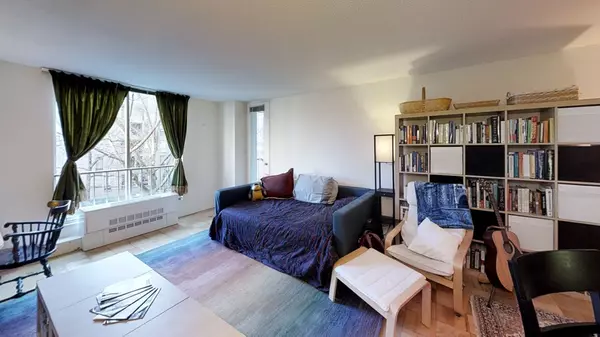 99 Pond Ave #404, Brookline, MA 02445