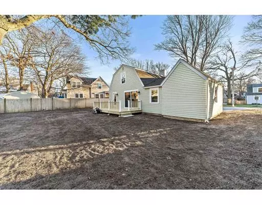 Hingham, MA 02043,15 Bradley Woods Dr