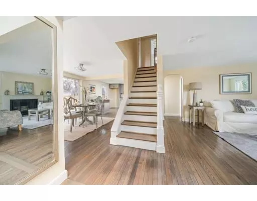 Hingham, MA 02043,15 Bradley Woods Dr