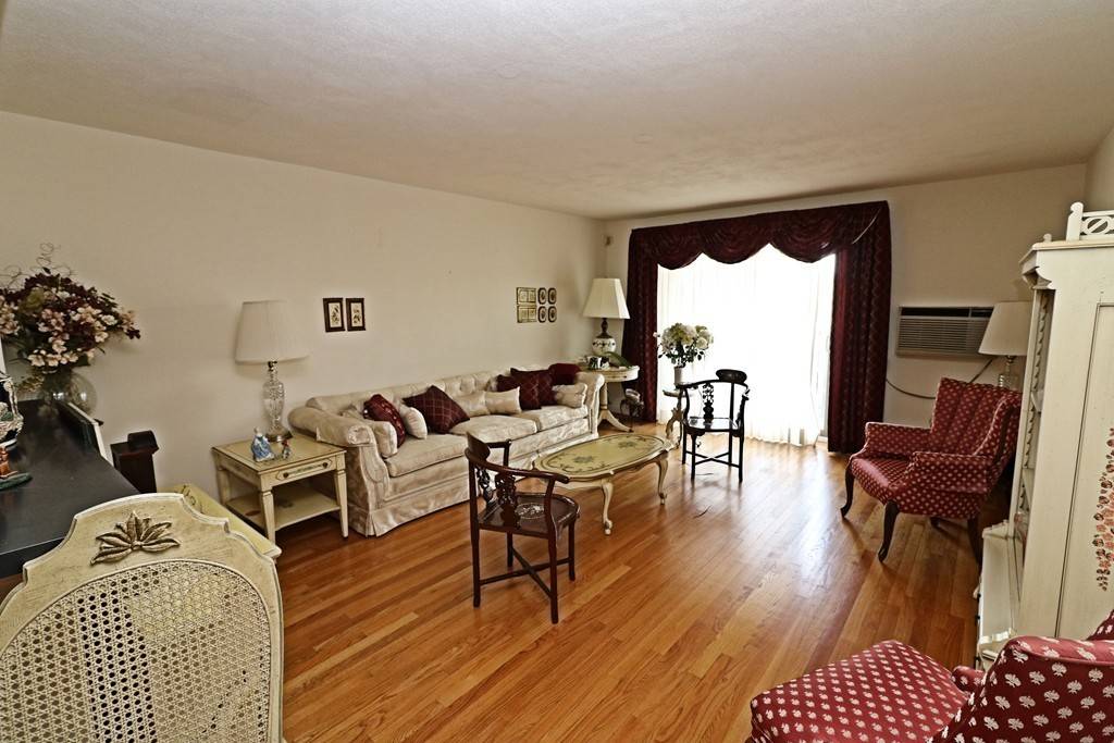 Winthrop, MA 02152,300 Governors Dr #10
