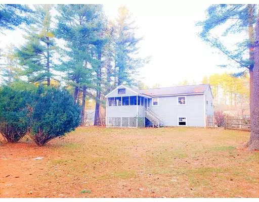 Townsend, MA 01469,11 Maplewood Dr