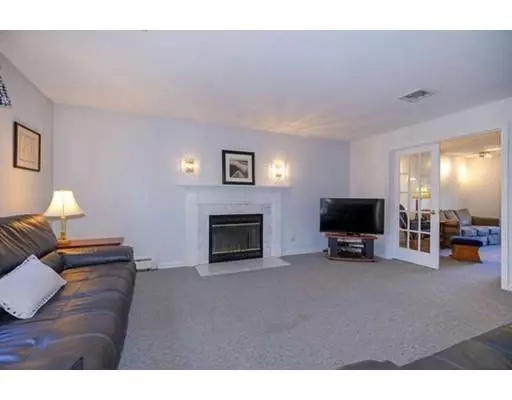 Sutton, MA 01590,9 Strawberry Knoll Dr