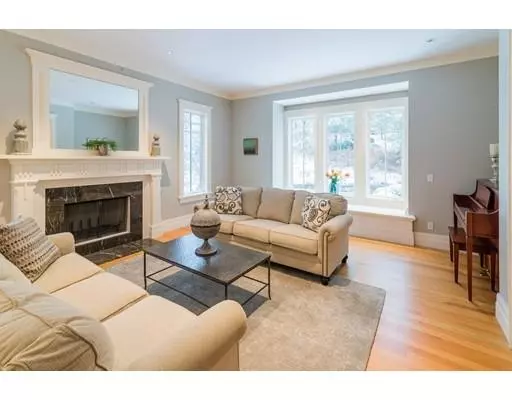 Weston, MA 02493,91 Fairview Rd