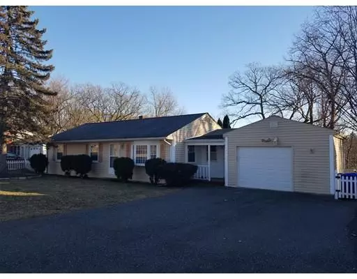 173 Navajo Rd, Springfield, MA 01109