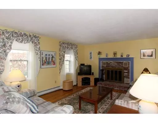 Brewster, MA 02631,411 Holly Ave