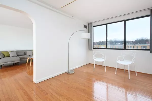 Brookline, MA 02445,1731 Beacon #512