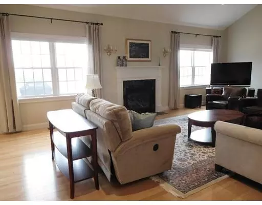 Tyngsborough, MA 01879,12 Skyline Dr