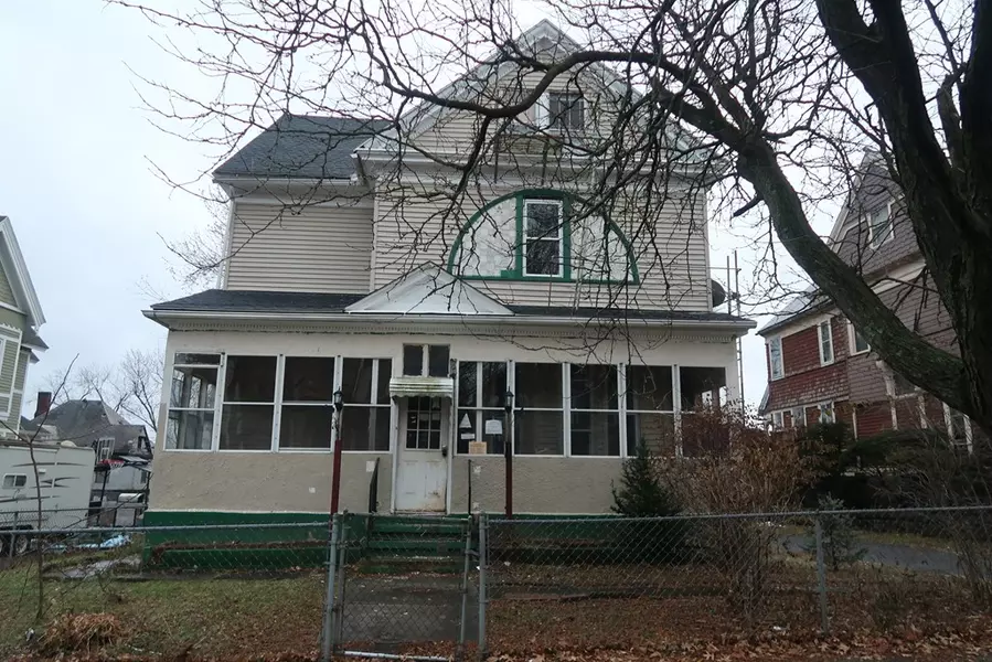 226 Pine St, Holyoke, MA 01040