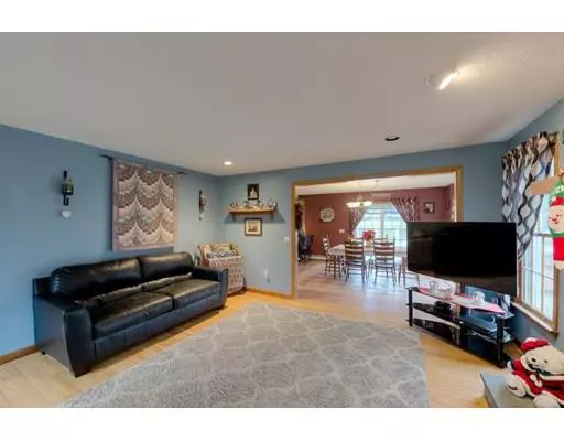 Palmer, MA 01069,4 Walters Way