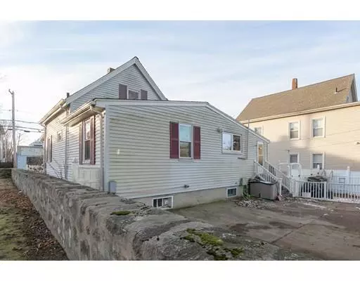 Fairhaven, MA 02719,391 Main St