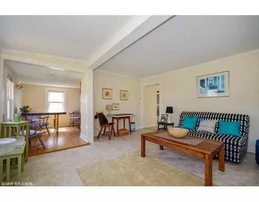 Fairhaven, MA 02719,11 Bayview Ave