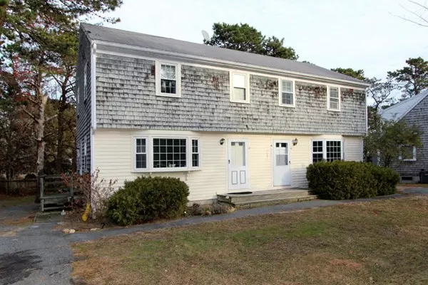 8 Sachem Village Rd, Dennis, MA 02670