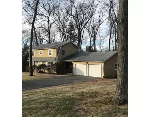 8 Hemingway Rd, Wilbraham, MA 01095